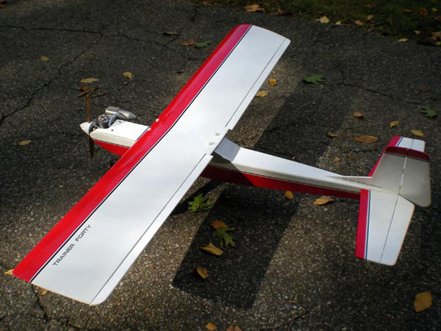 Trainer 40 Vector